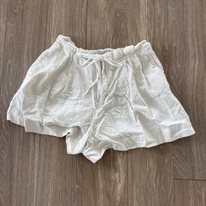 🍀 Zara White Paperbag Shorts